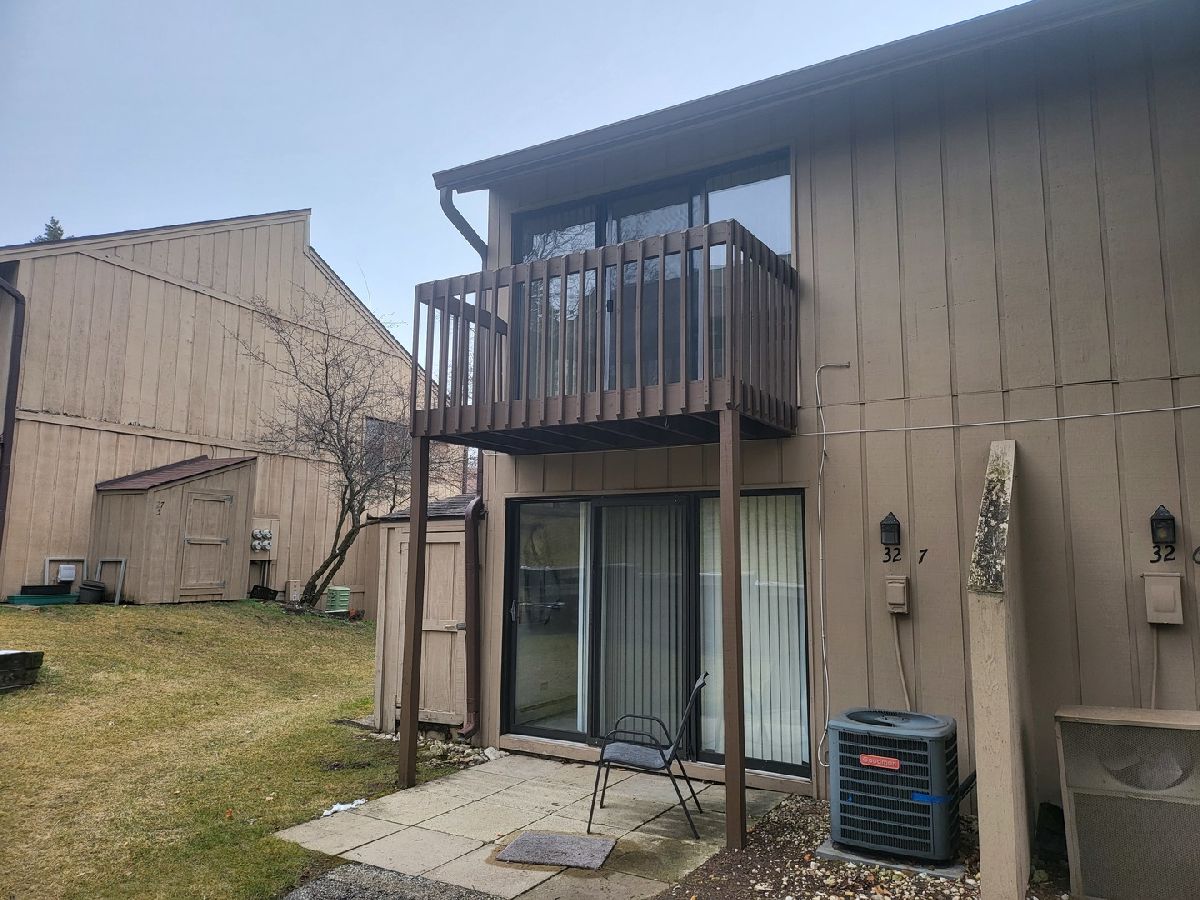 Condos & Townhomes Sold Vacation Village Fox Lake Illinois, 32 Montego Colony