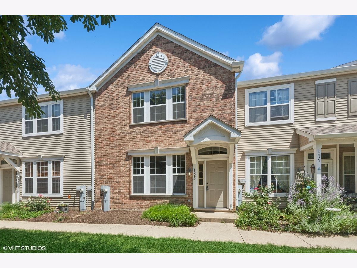 Townhomes For Sale Springbrook Trails Oswego Illinois, 133 Springbrook Trail South