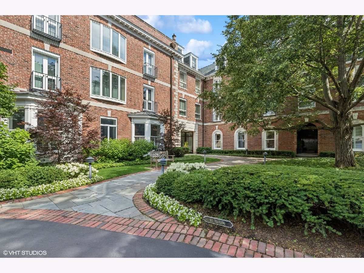 Condominiums & Homes For Sale Mayflower Park Lake Forest Illinois, 533 Mayflower Road