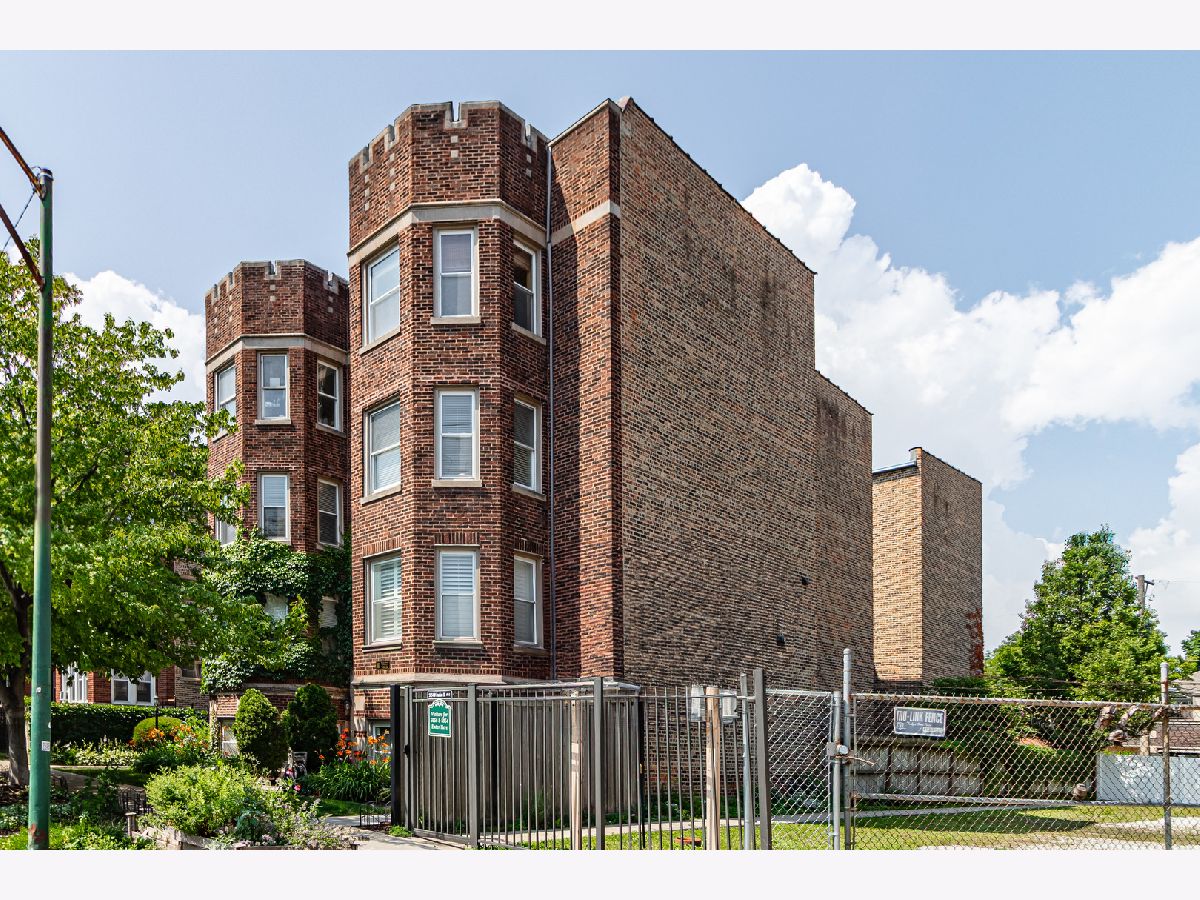 Condominiums Sold Paulina Ridge Court Chicago Illinois, 5952 Paulina