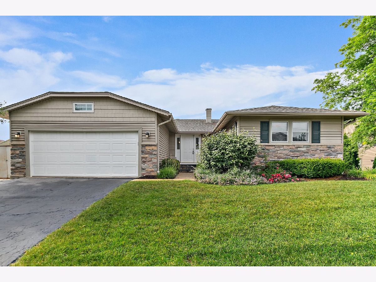  Sold Elk Grove Village Illinois, 1642 Iowa