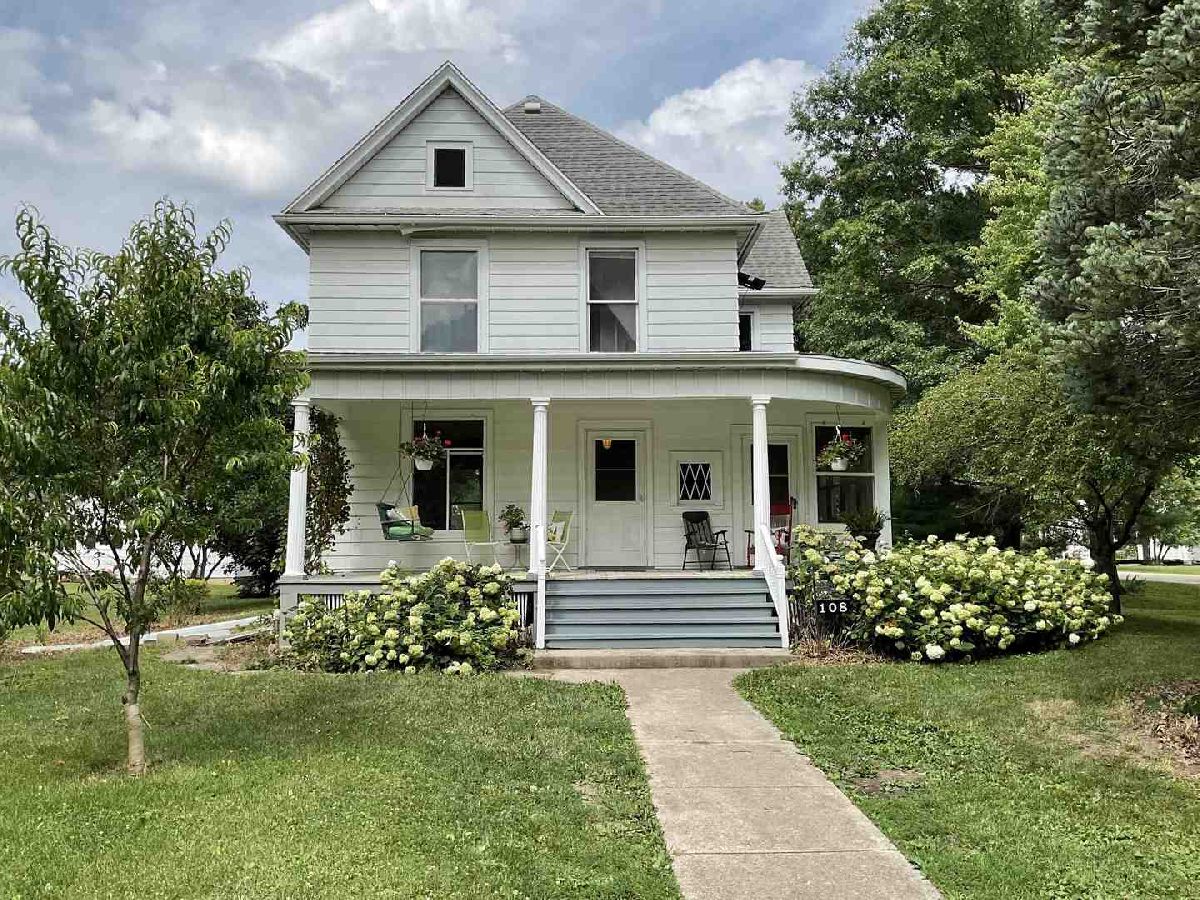  Sold Lindenwood Illinois, 108 Walnut