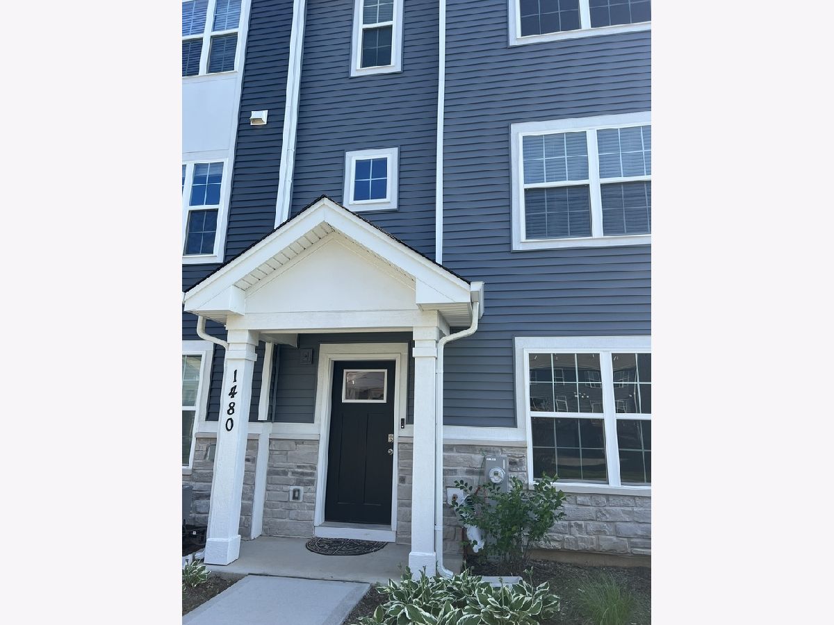  Rented Pingree Grove Illinois, 1480 Yosemite