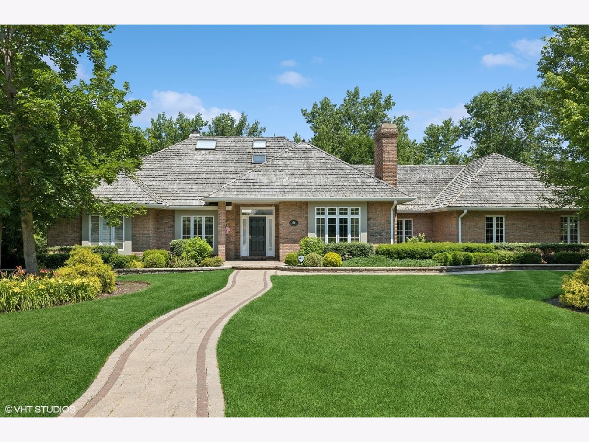  Sold Libertyville Illinois, 114 Camelot