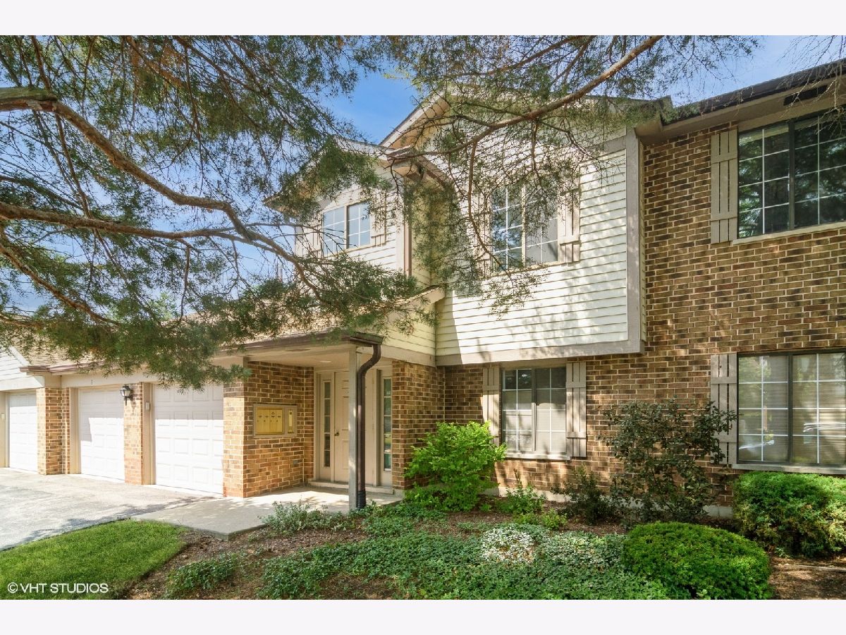 Townhomes & Condos Sold Pheasant Trail Arlington Heights Illinois, 4130 Pheasant Trail