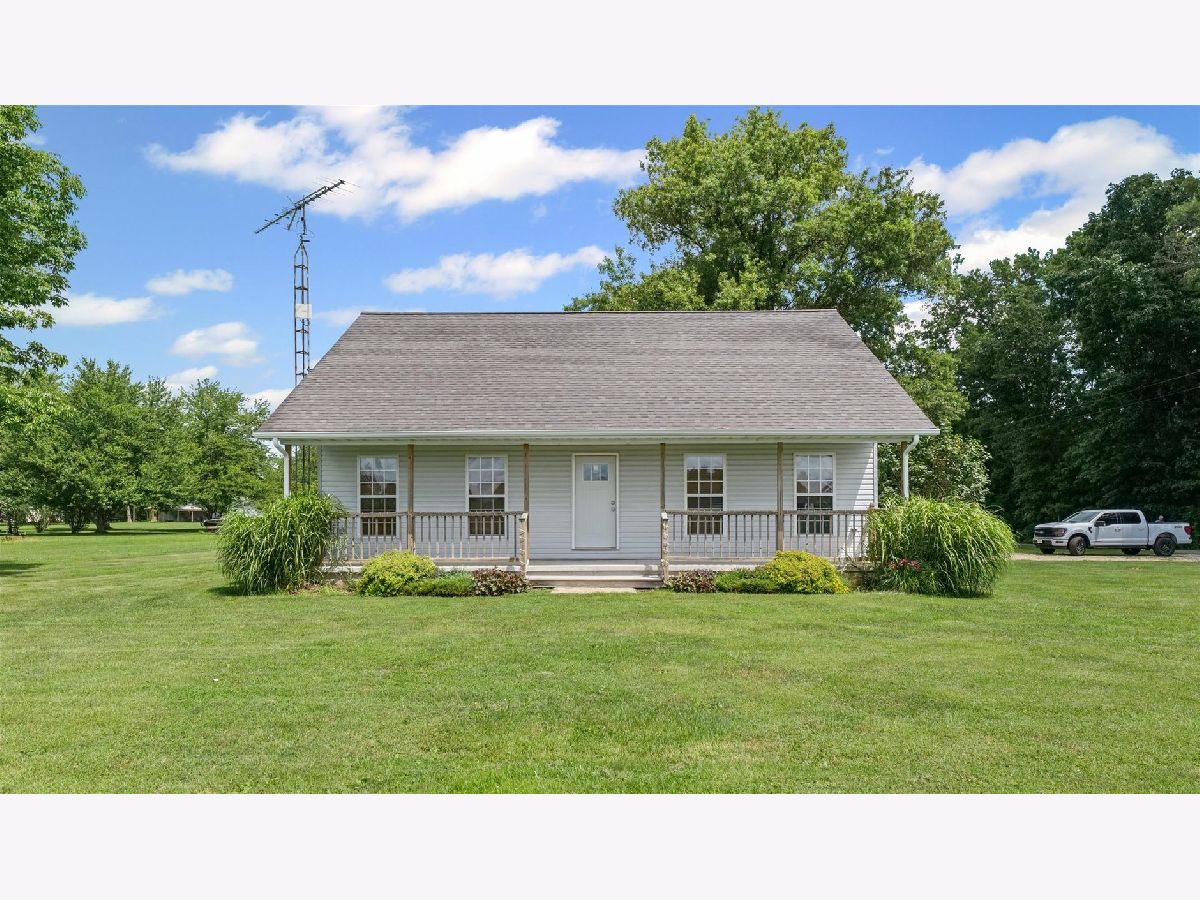  Sold Neoga Illinois, 21 County Road 1200