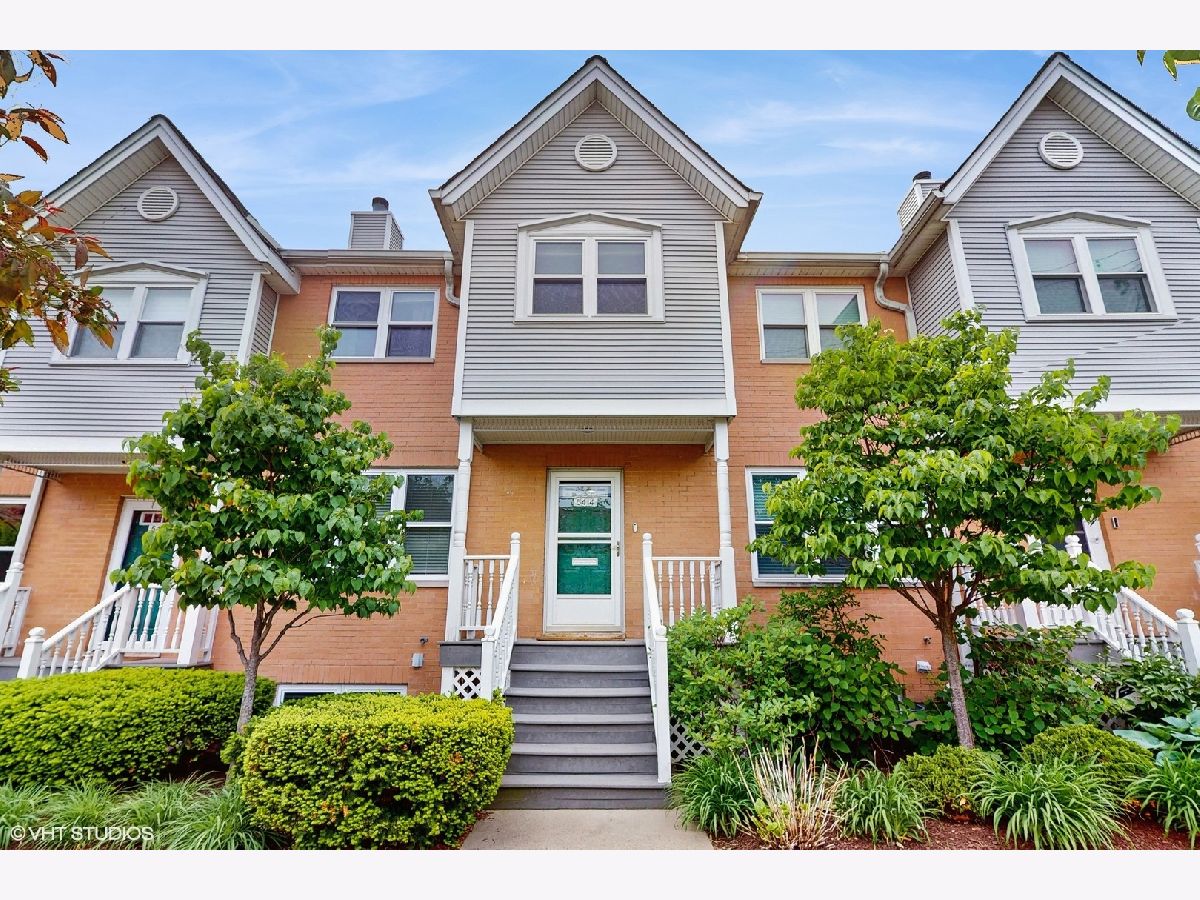 Homes & Condos & Townhomes Sold Bowmanville Chicago Illinois, 5414 Hoyne
