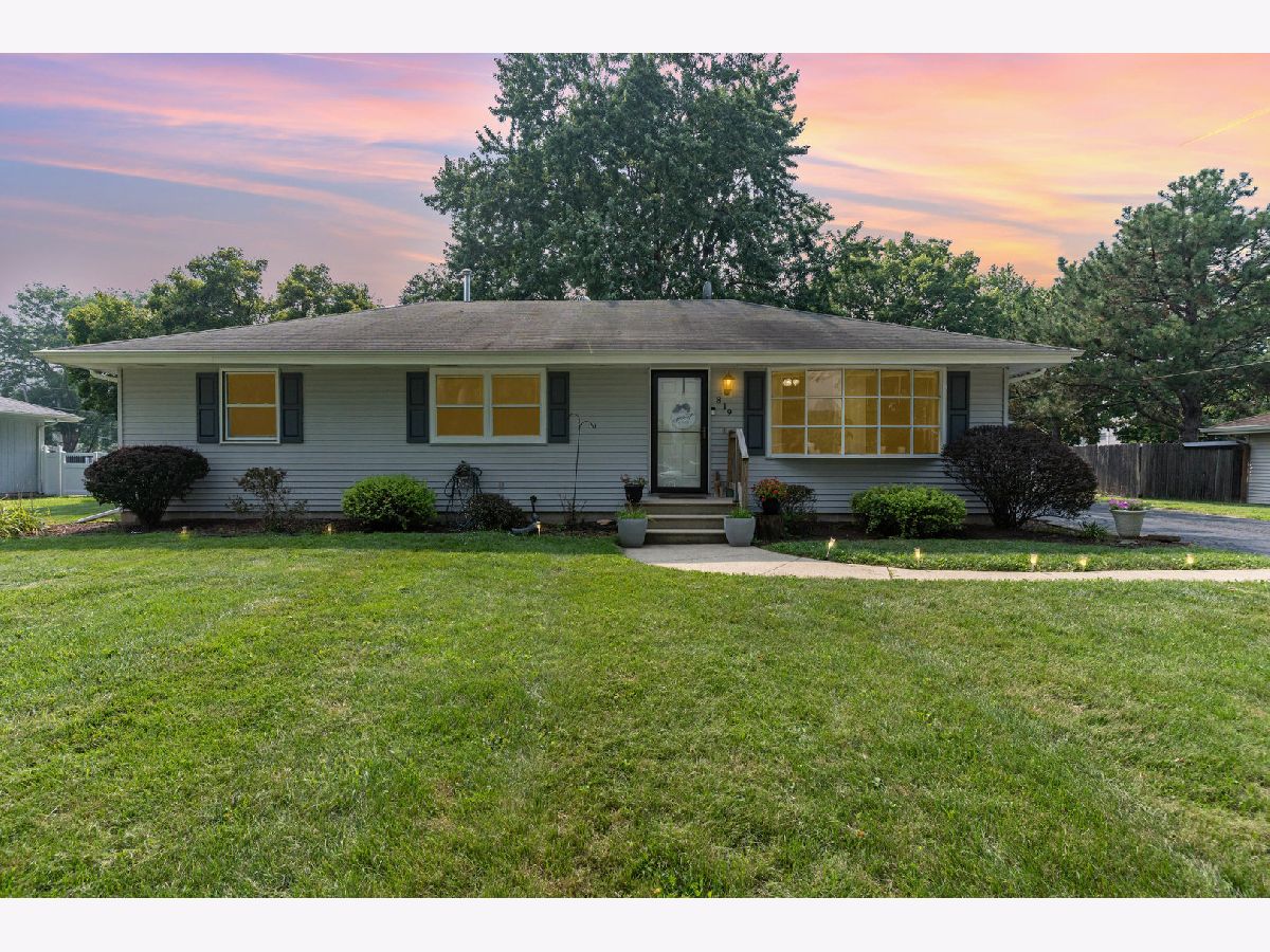 Homes Sold Wellington Heights Joliet Illinois, 819 Baskin