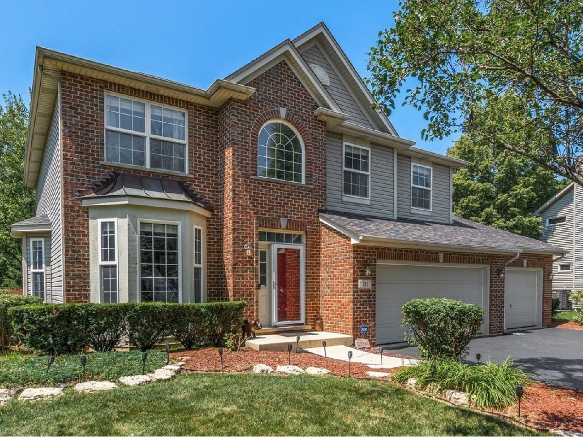 Homes & Townhomes Sold Deerpath Creek Oswego Illinois, 211 Cambridge