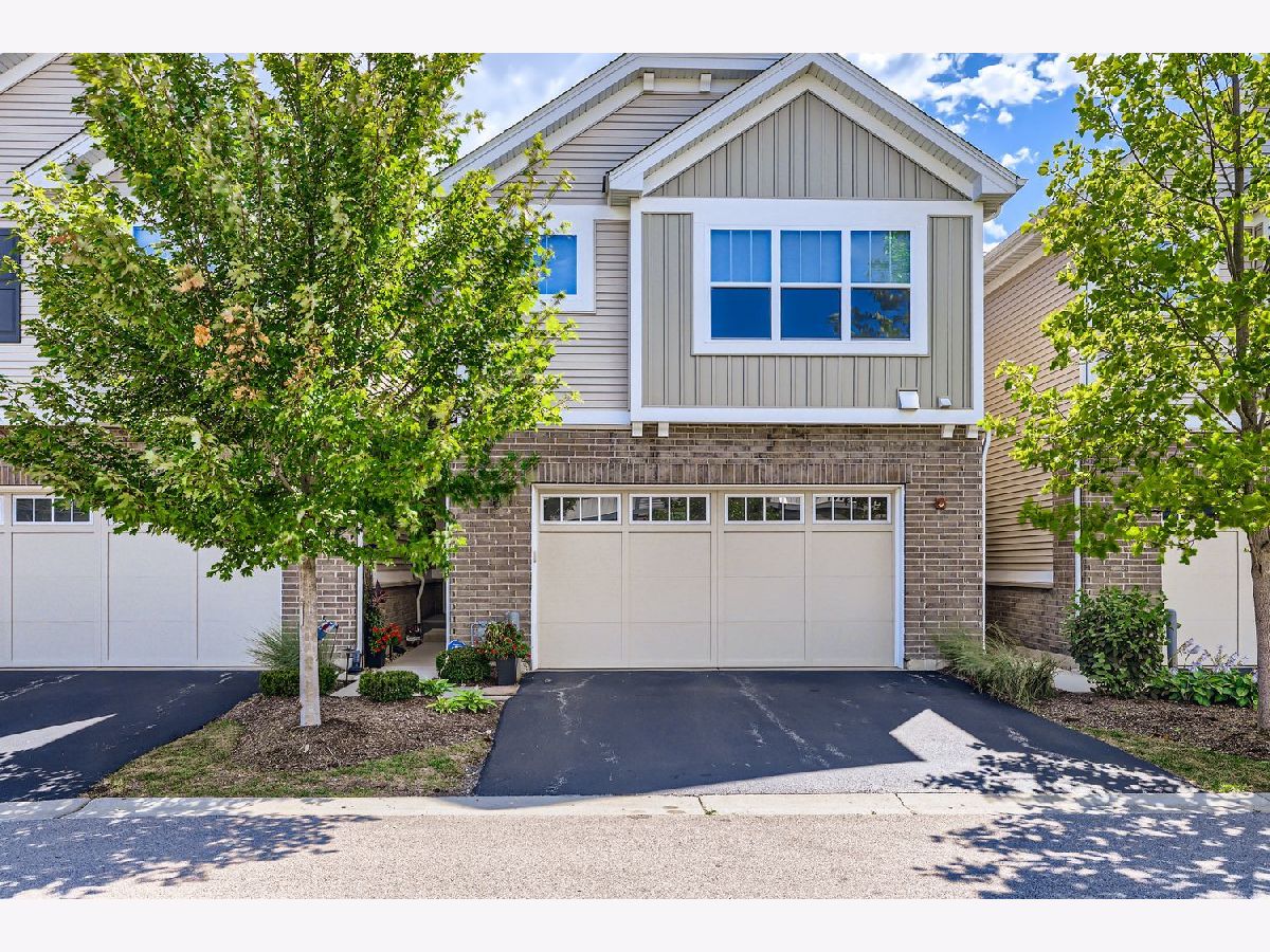 Condos & Townhomes For Sale Lexington Heritage Arlington Heights Illinois, 3222 Heritage Lane