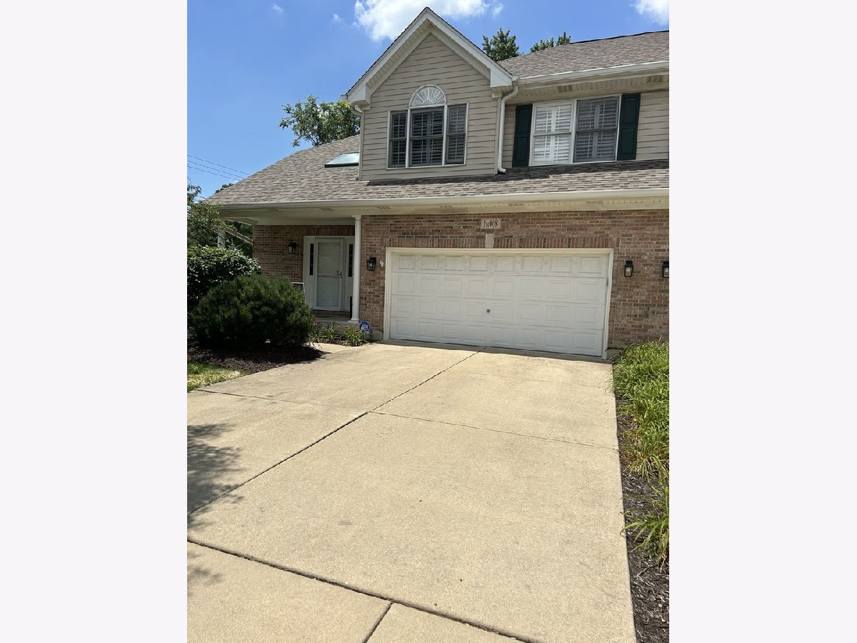 Townhomes Rented Mission Court Winfield Illinois, 1N008 Mission