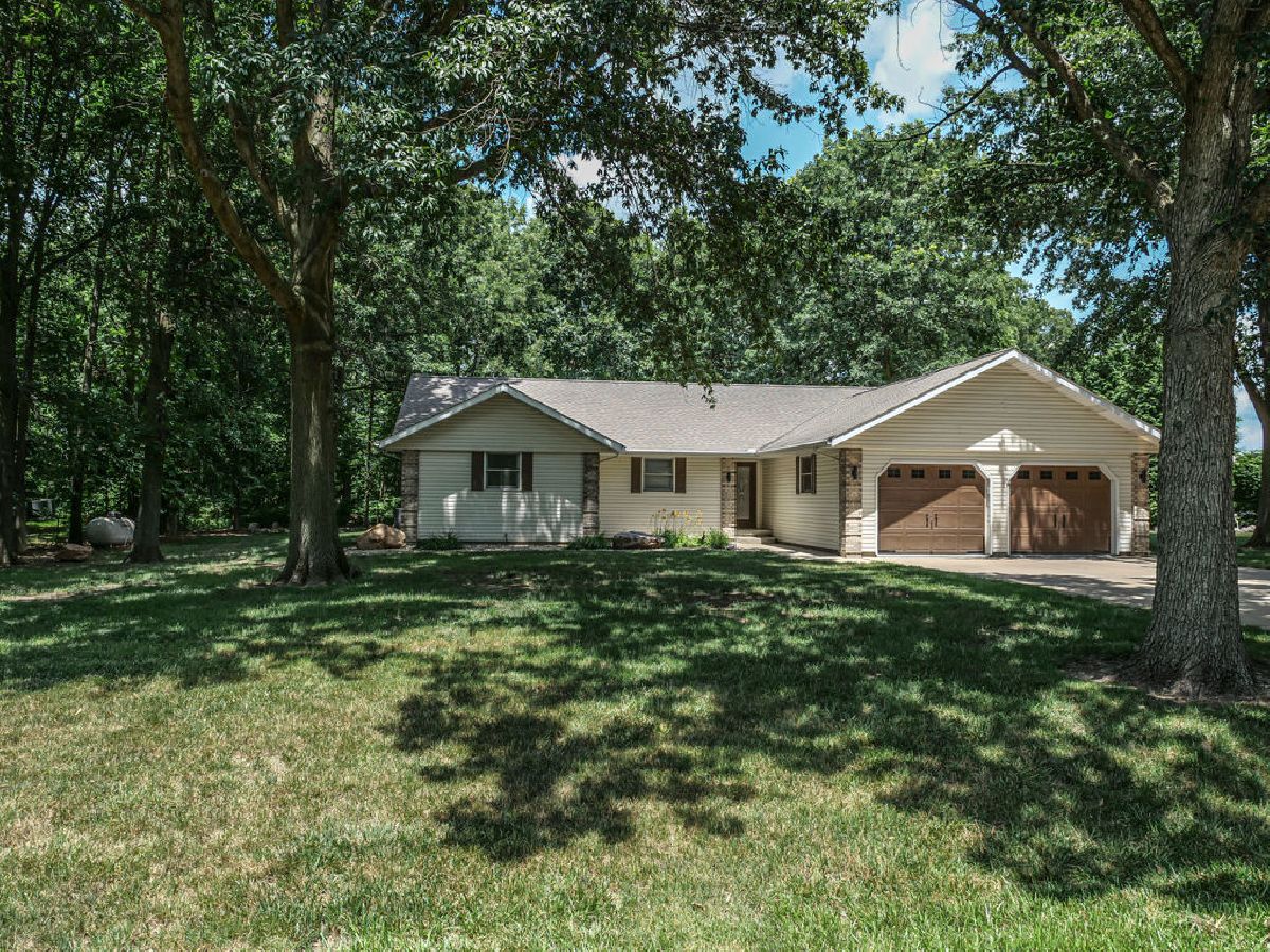  Sold Villa Grove Illinois, 26 Deer Lake