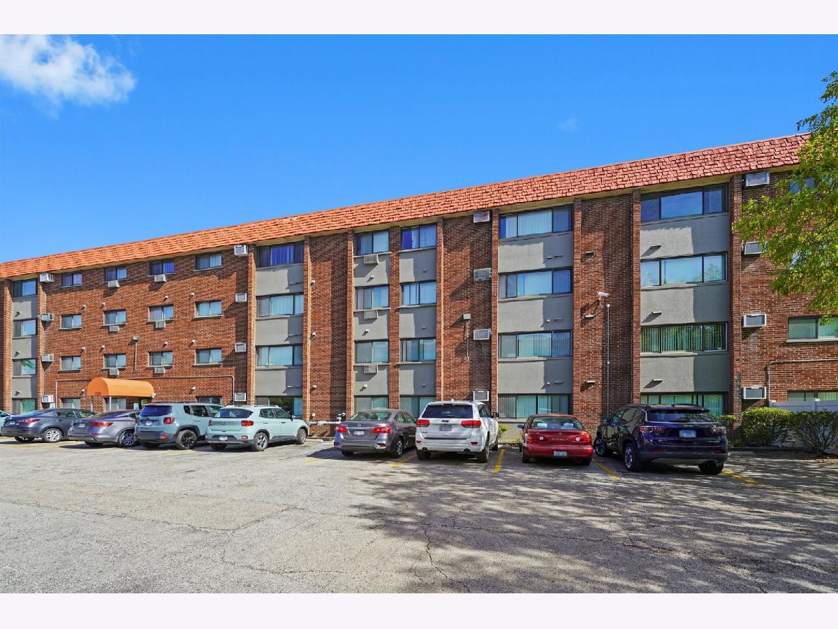  For Sale Hillside Illinois, 2021 Wolf Road