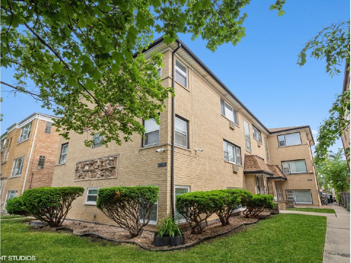  Rented Chicago Illinois, 6747 Olmsted