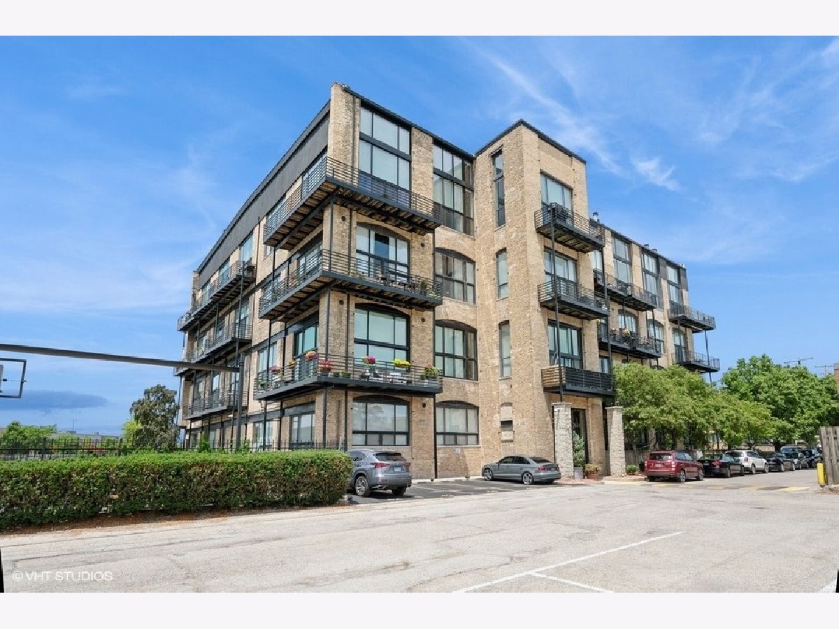 Condominiums Sold Riverbend Lofts Chicago Illinois, 2614 Clybourn