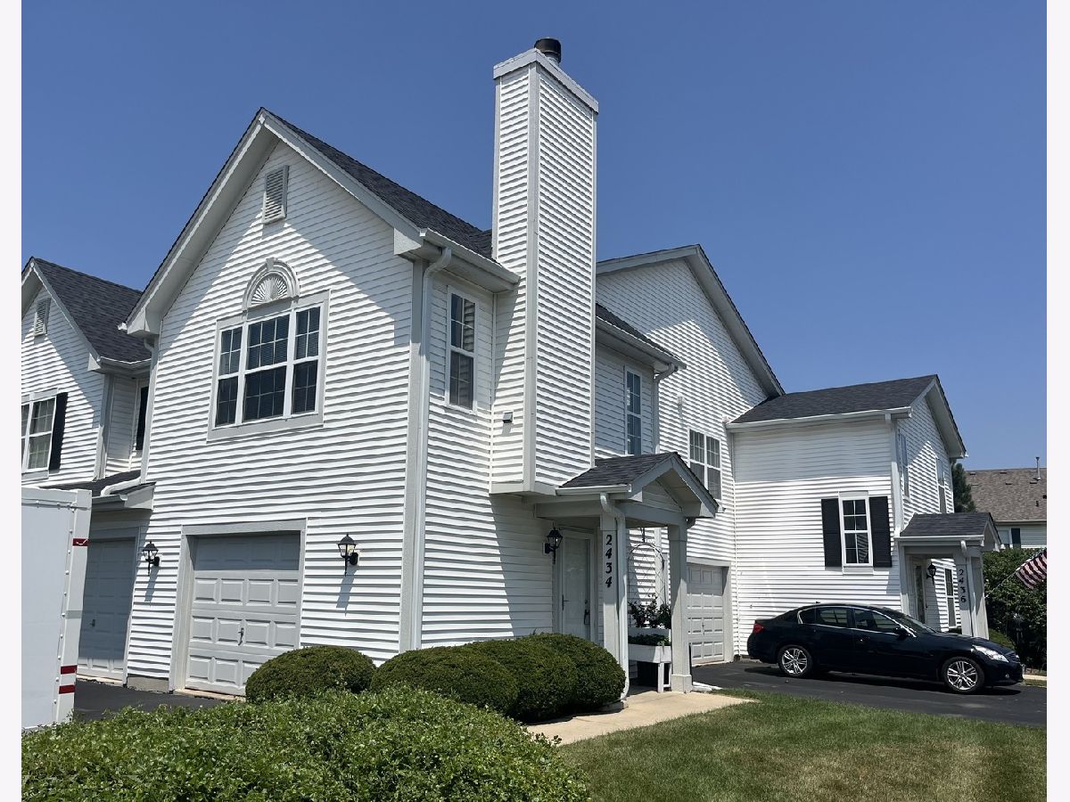 Homes & Townhomes & Condos Rented Lakewood Valley Aurora Illinois, 2434 Dickens