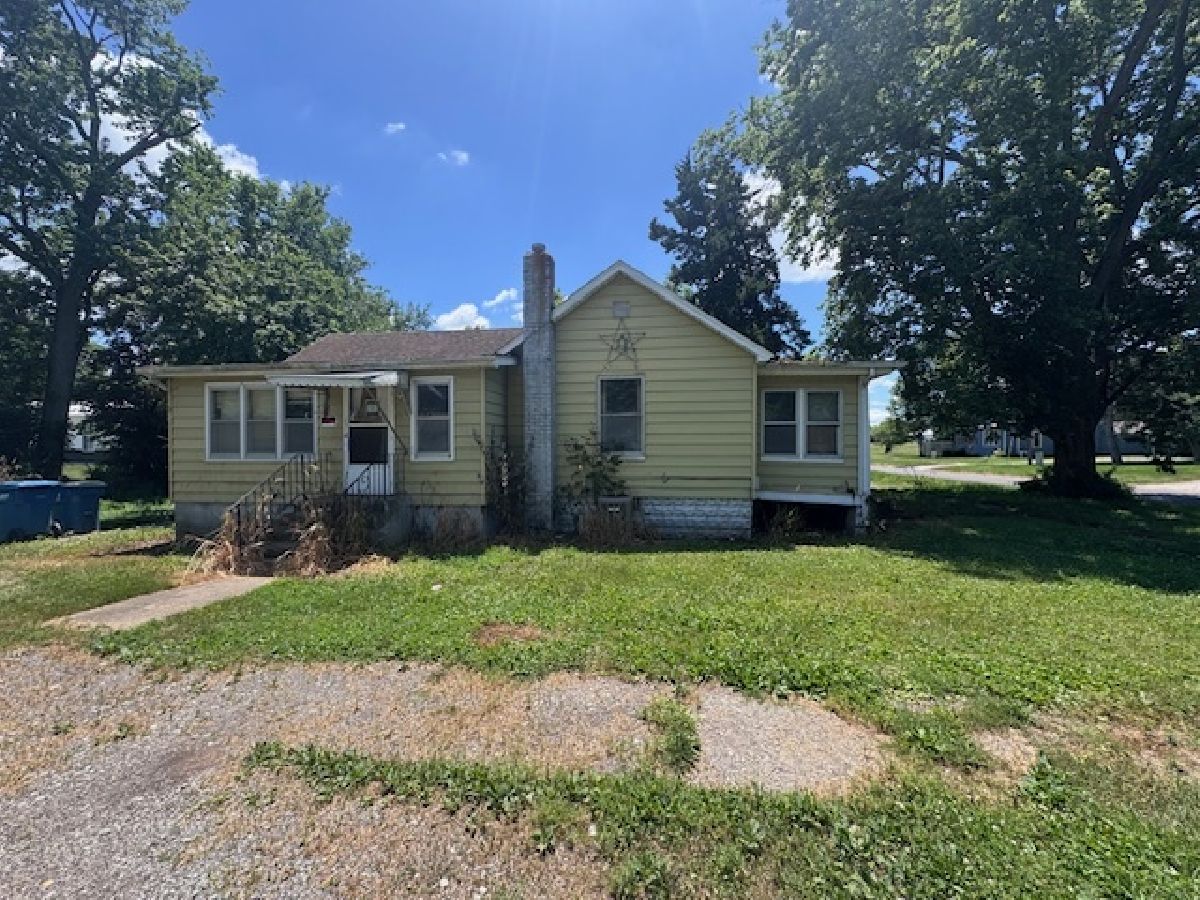  Sold Colfax Illinois, 203 Center
