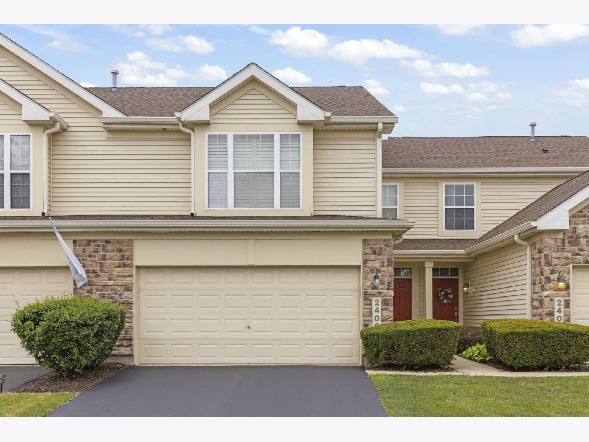 Townhomes & Homes Sold Georgetown Commons Aurora Illinois, 2406 Georgetown