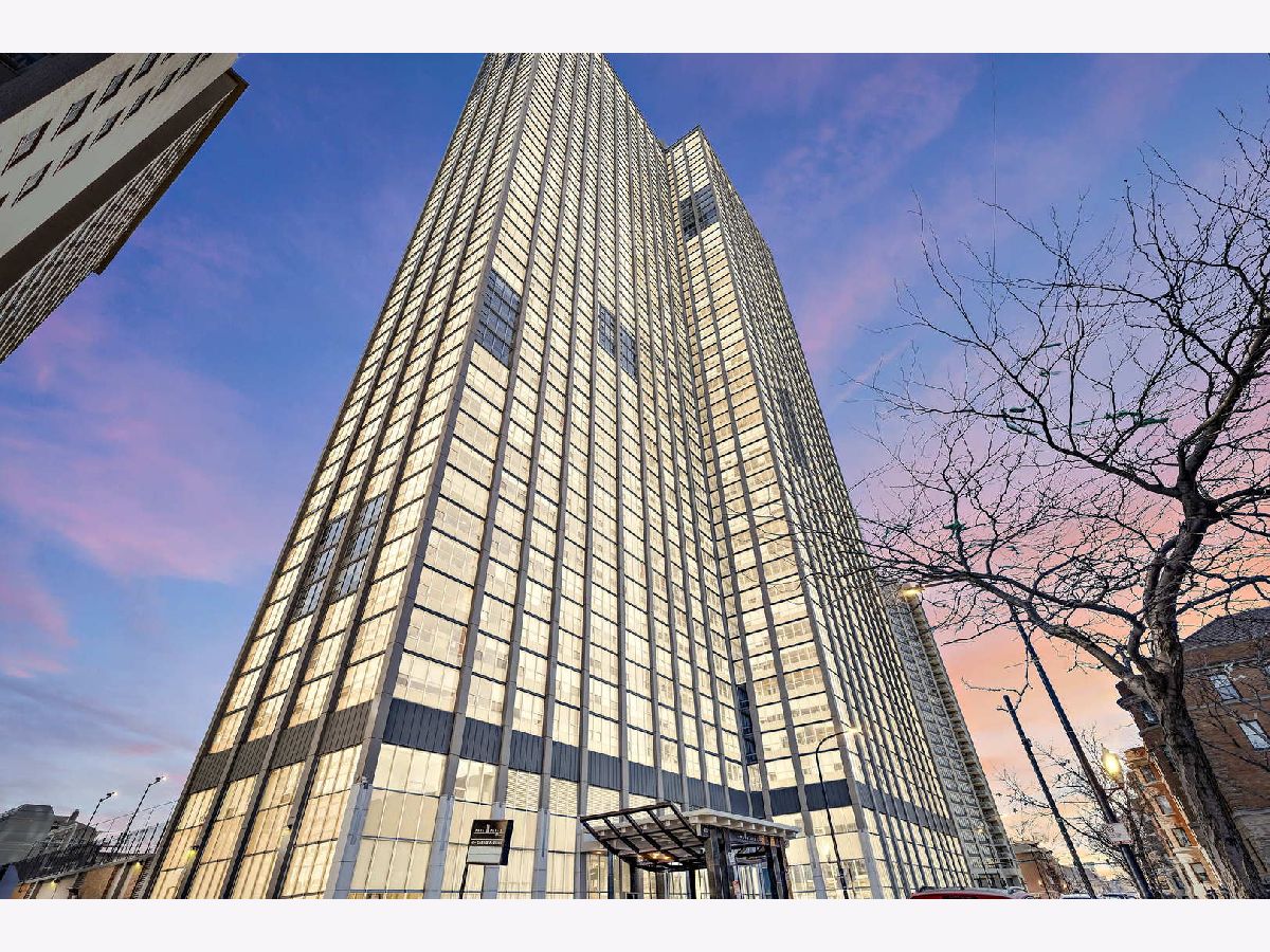 Condominiums Rented Park Place Tower Chicago Illinois, 655 Irving Park