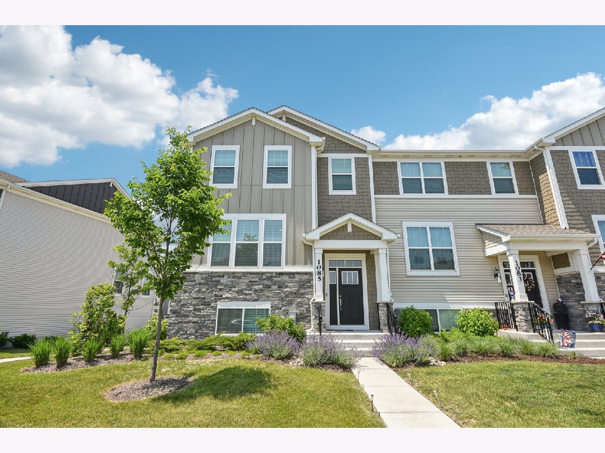 Condos & Townhomes Sold Park Pointe South Elgin Illinois, 1085 Moraine