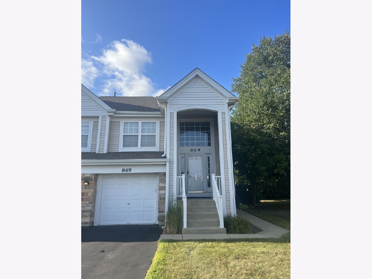  Rented Carol Stream Illinois, 869 Pembrook