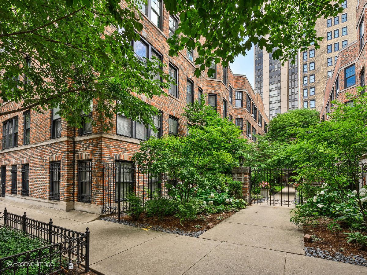 Condominiums Sold Fullerton Parkway Chicago Illinois, 2319 Commonwealth