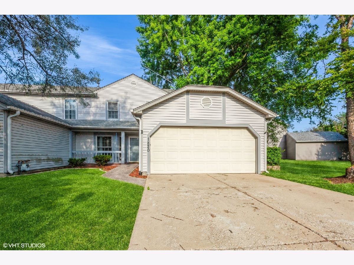  Rented Naperville Illinois, 1820 Shetland