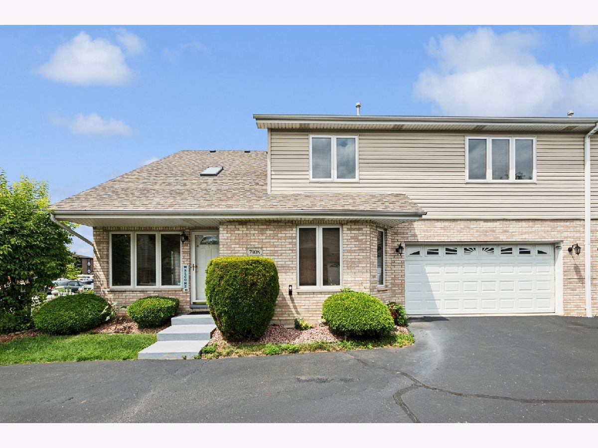  Sold Palos Hills Illinois, 7908 Tameling