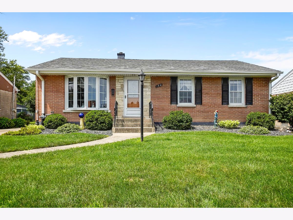  For Sale Berkeley Illinois, 1516 Atwood Avenue