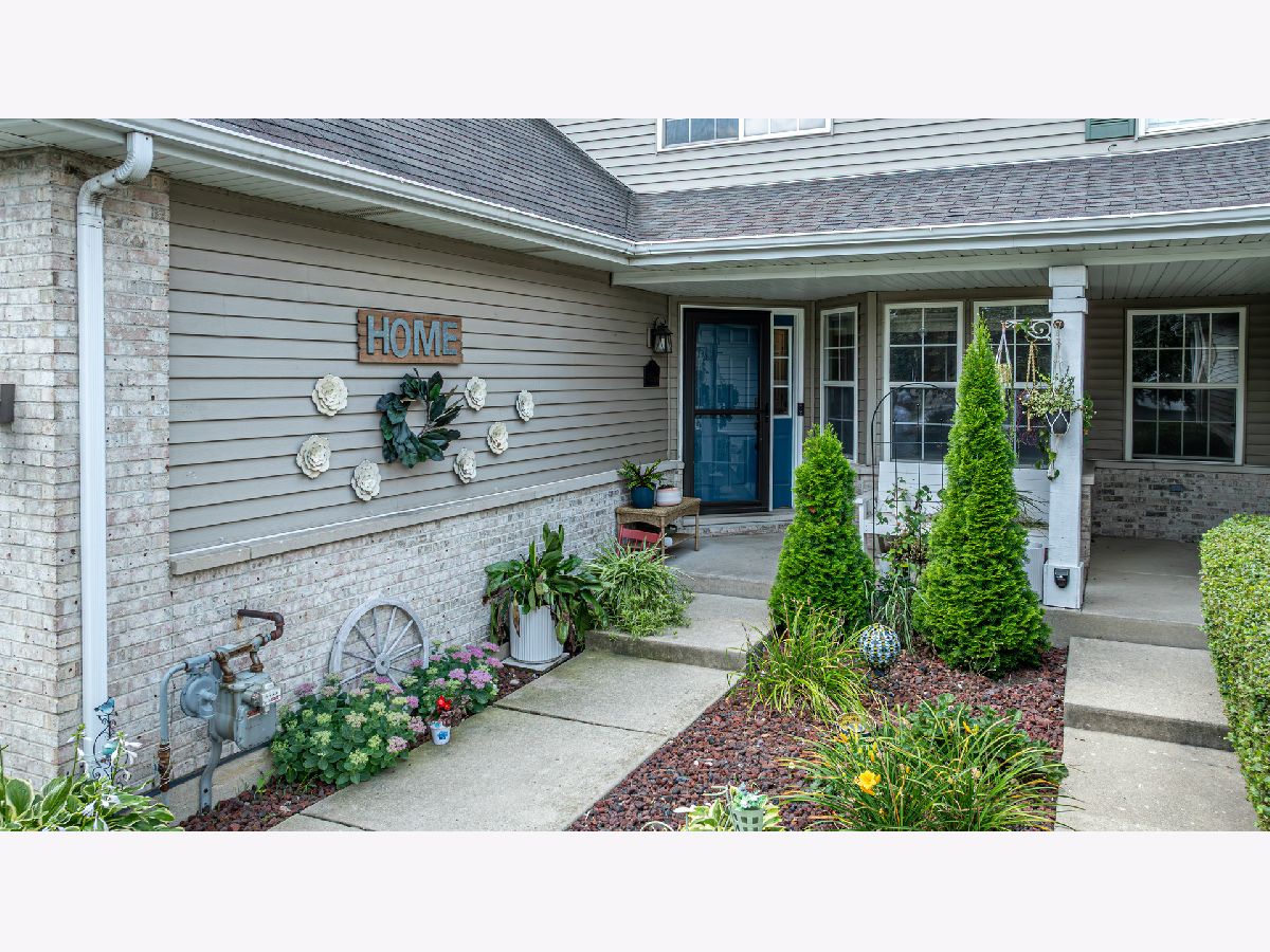 Homes & Townhomes For Sale Hunters Crossing Channahon Illinois, 25724 Bridle Path