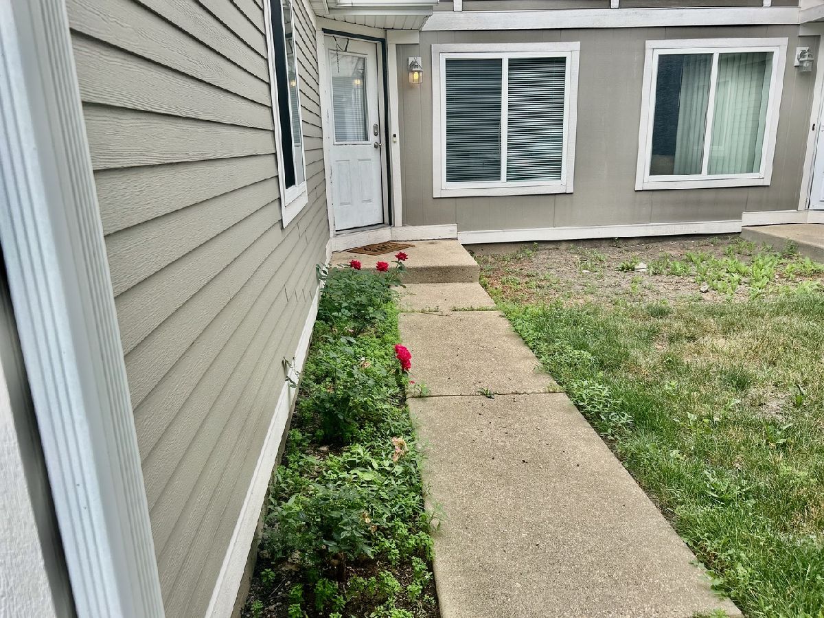 Townhomes Rented Cinnamon Glen Aurora Illinois, 2732 Wilshire