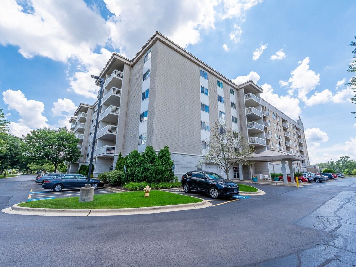 Condominiums Sold York Brook Lombard Illinois, 2020 Saint Regis