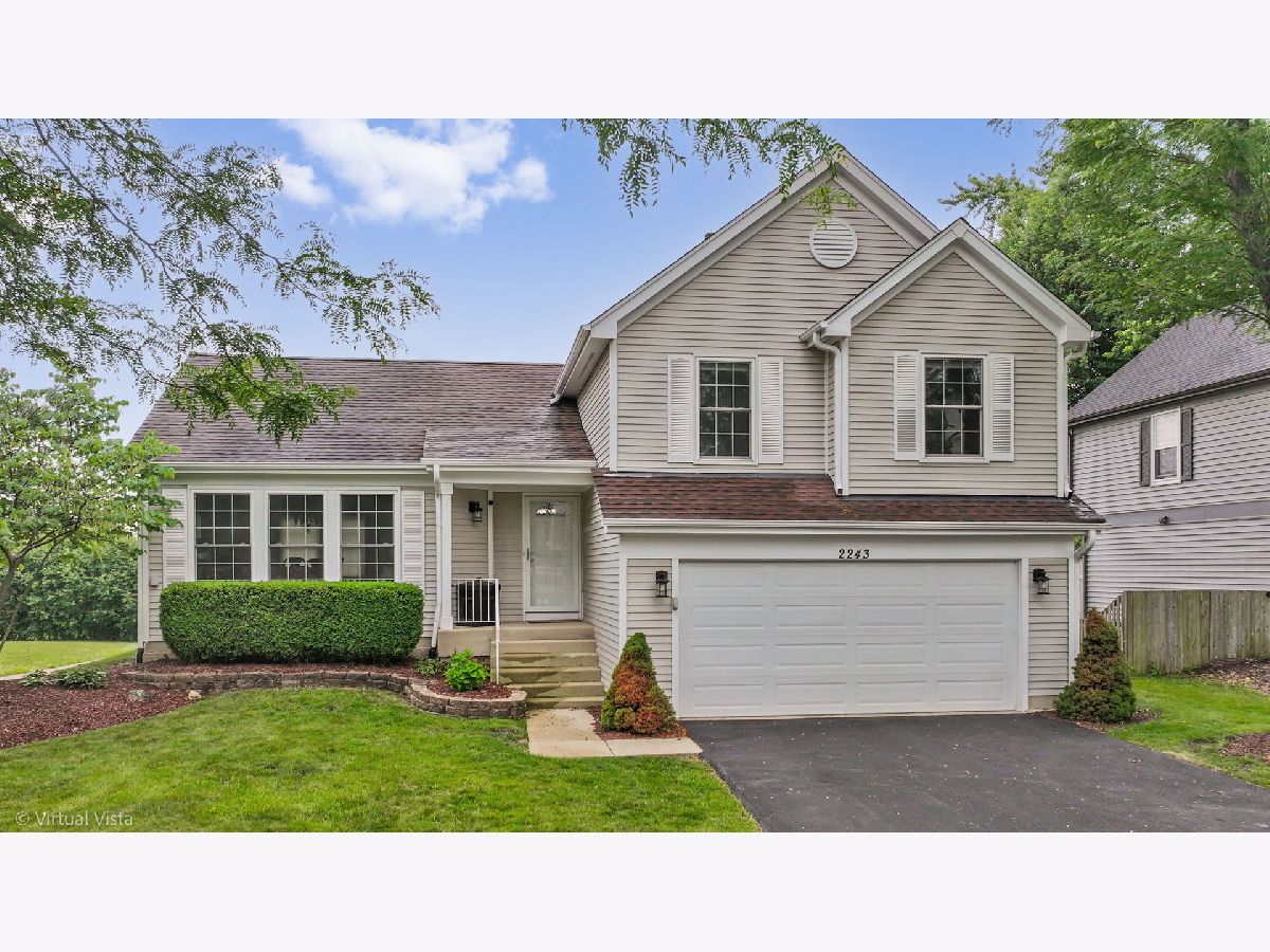 Townhomes & Condos & Homes For Sale Mayfair Station Hanover Park Illinois, 2243 Camden Lane