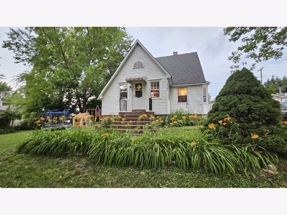 Sold Lakemoor Illinois, 337 Lily