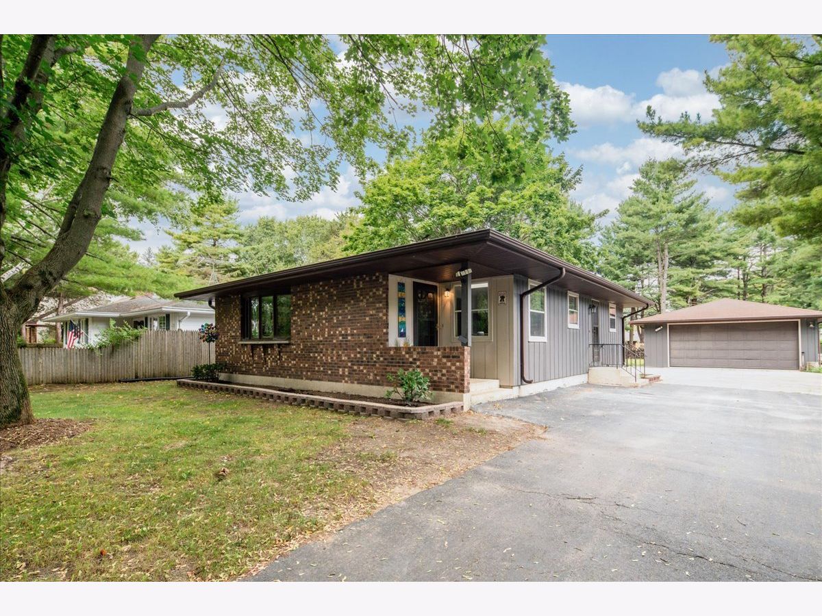  For Sale Beach Park Illinois, 9802 Oak Forest Drive