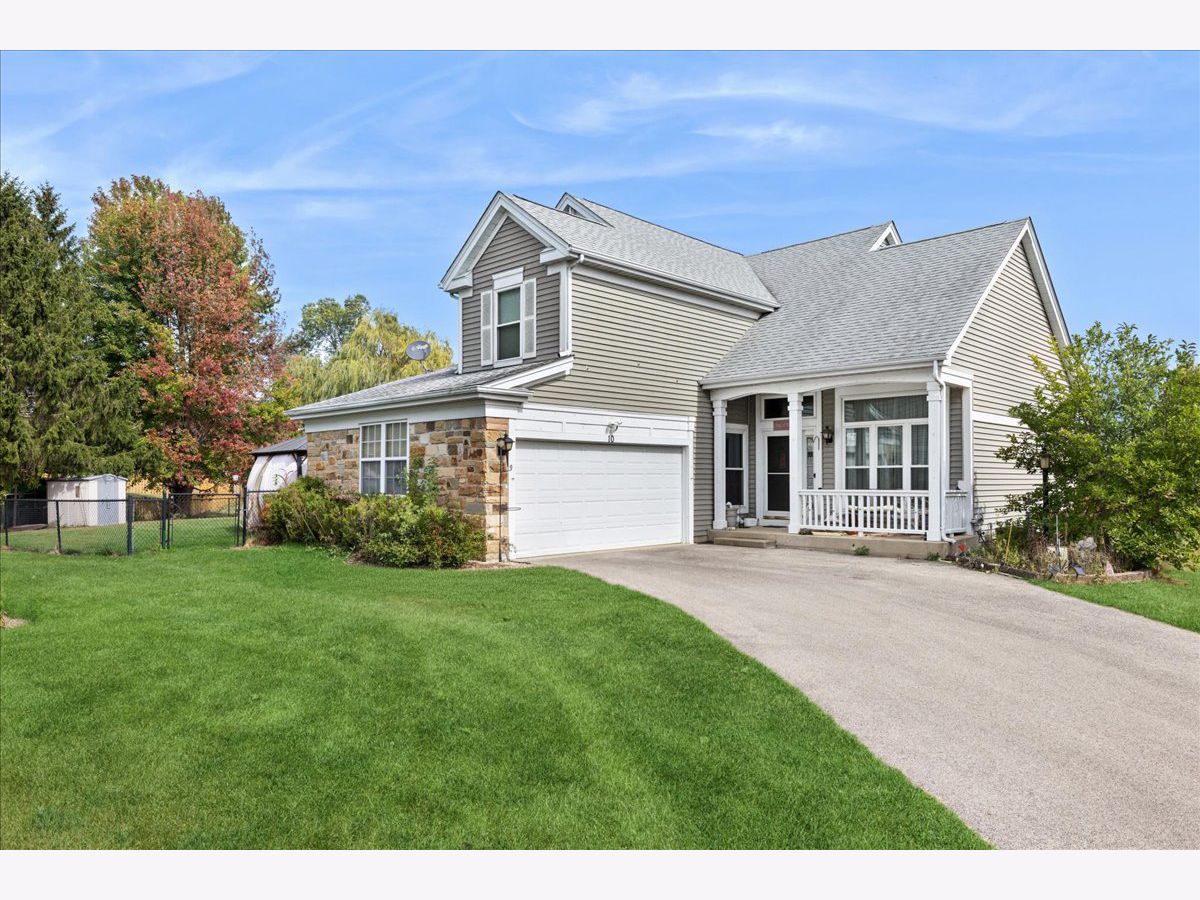  For Sale Lake In The Hills Illinois, 10 Barrington Court