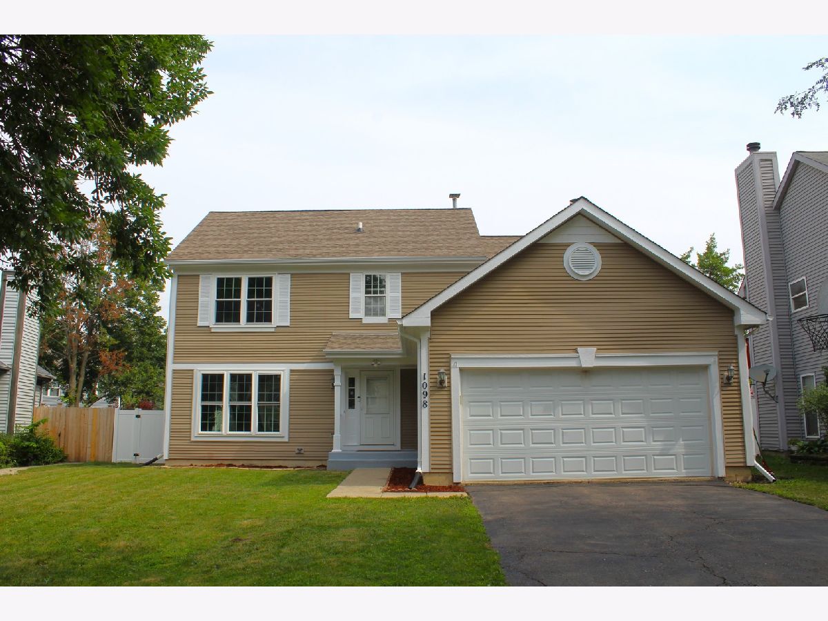  Sold Elgin Illinois, 1098 Clover Hill