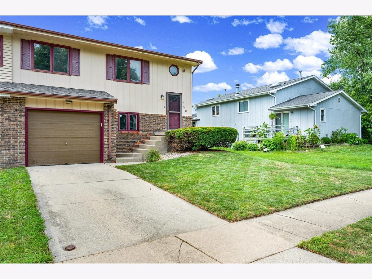 Homes & Condos & Townhomes Sold Hillcrest Bloomington Illinois, 1310 Bancroft