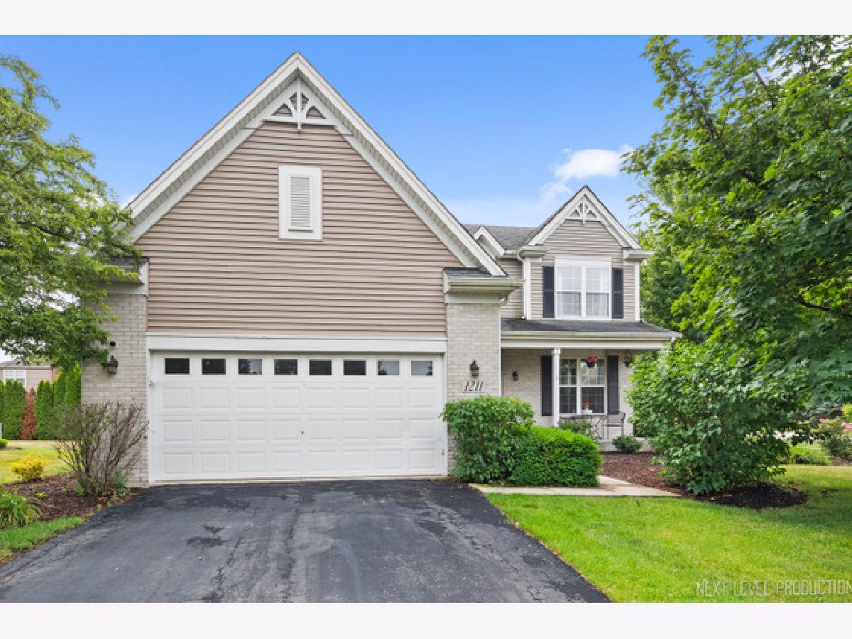  Sold Sugar Grove Illinois, 1211 Hall