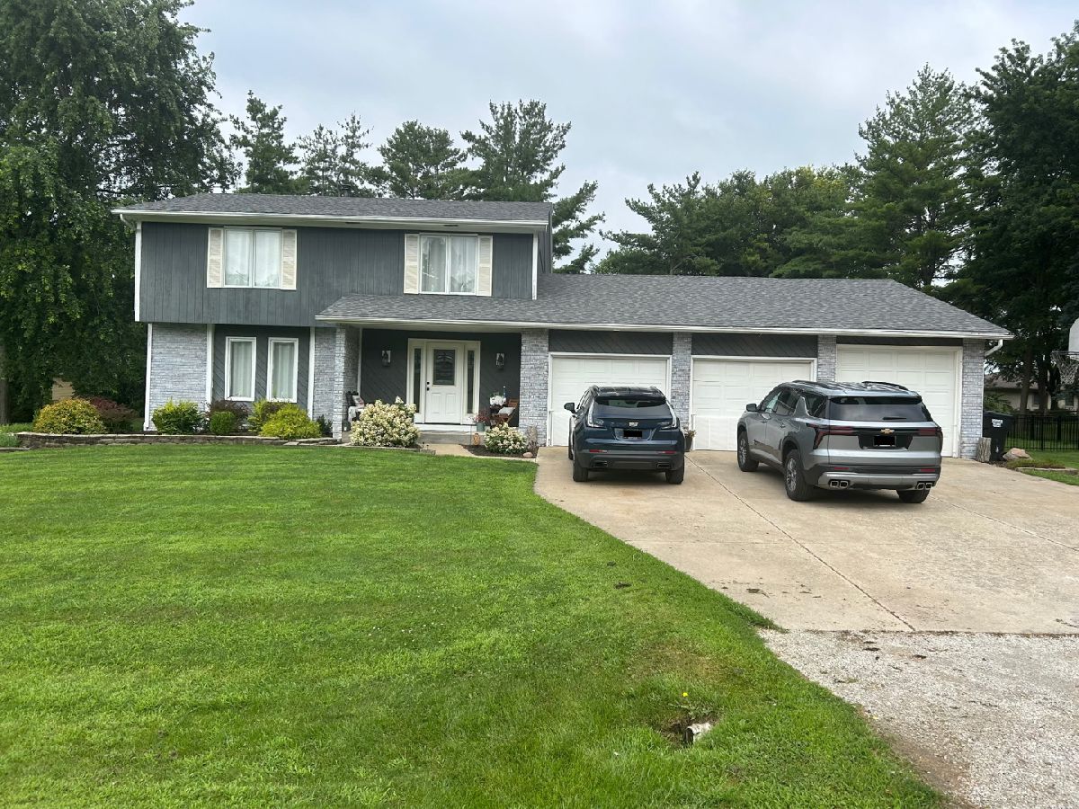  Sold Bloomington Illinois, 2209 Windsor
