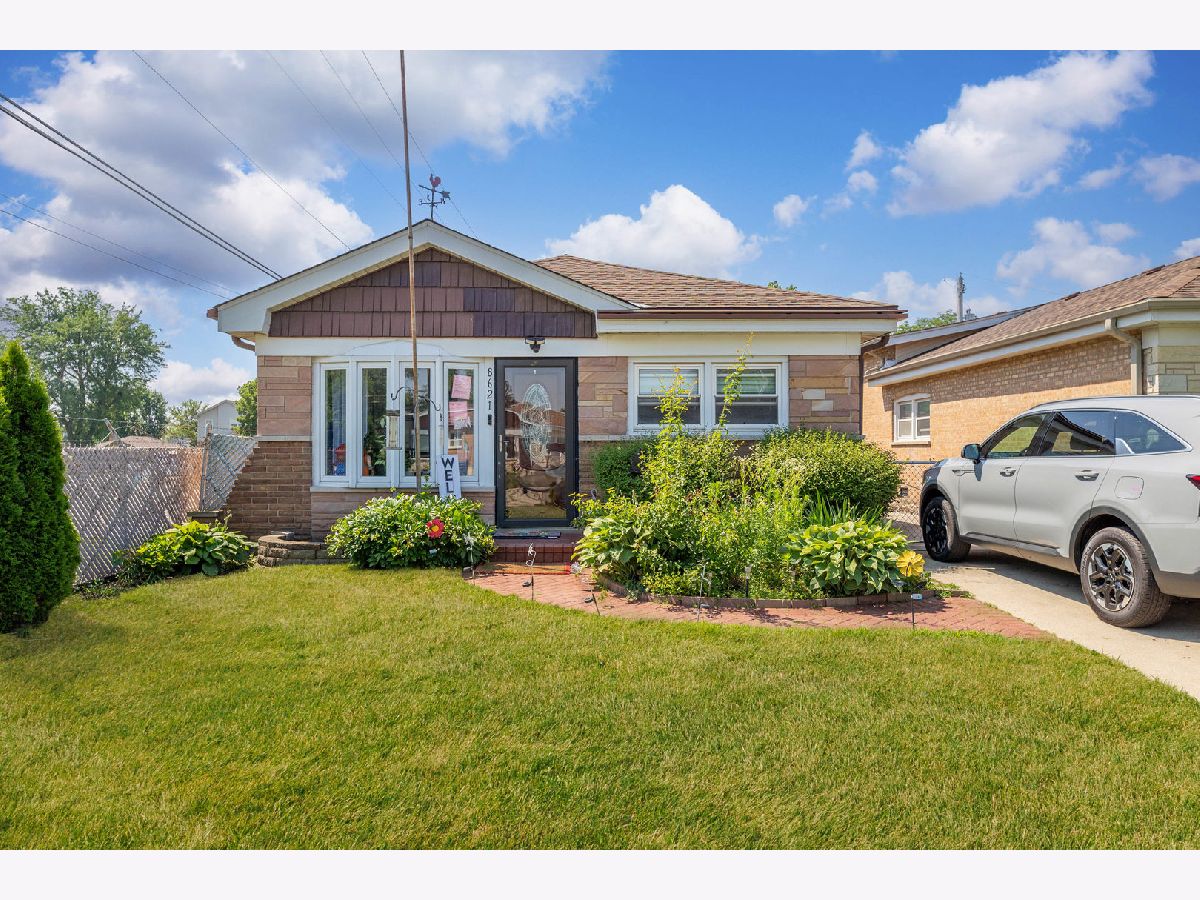  Rented Lyons Illinois, 8621 Lincoln