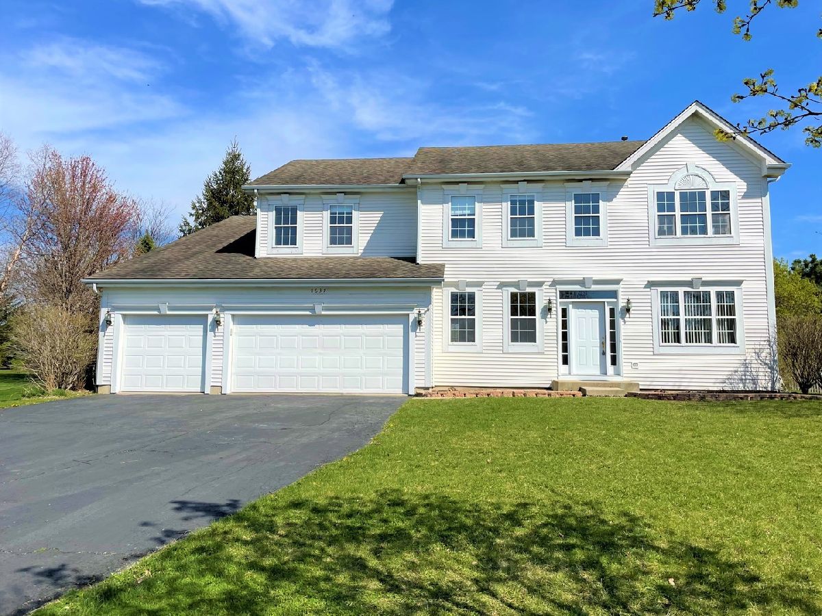  Sold Crystal Lake Illinois, 1637 Rolling Hills