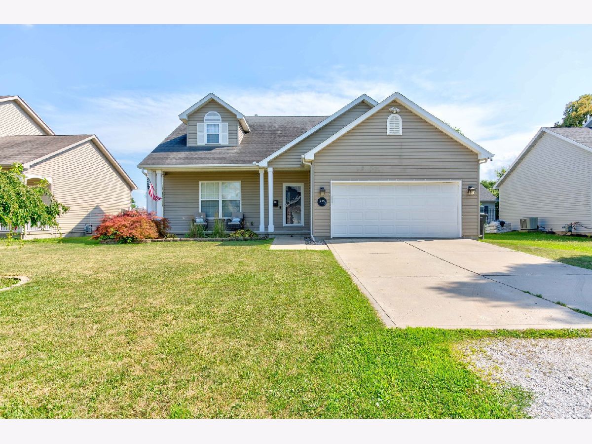  For Sale Tuscola Illinois, 915 Newkirk Street