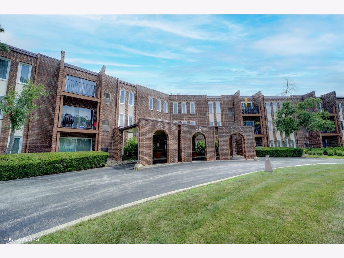 Condominiums Sold Sandpebble Walk Wheeling Illinois, 1575 Sandpebble