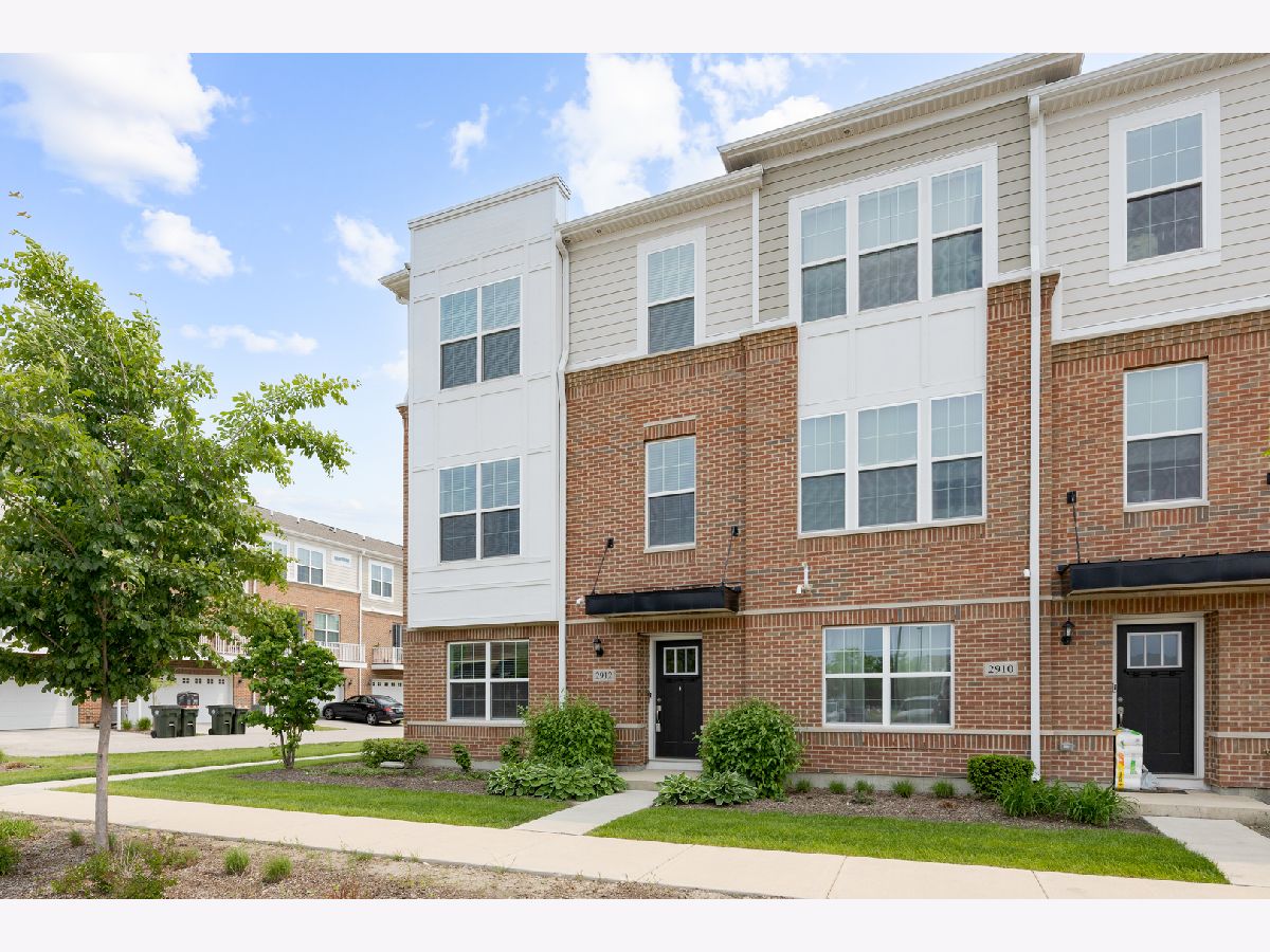 Condos & Townhomes Rented Naperville Crossings Naperville Illinois, 2912 Reflection