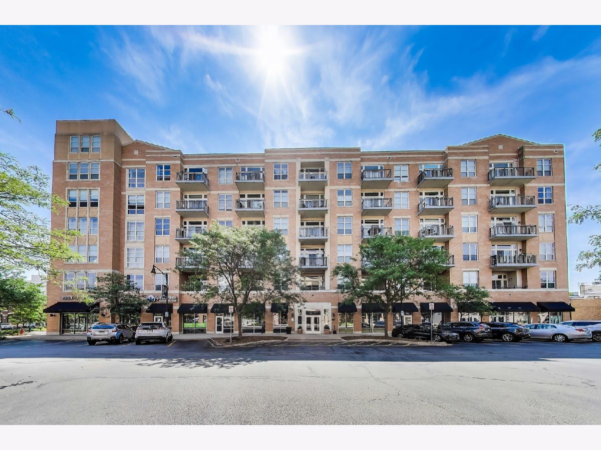 Condominiums Sold Metropolitan Square Des Plaines Illinois, 647 Metropolitan