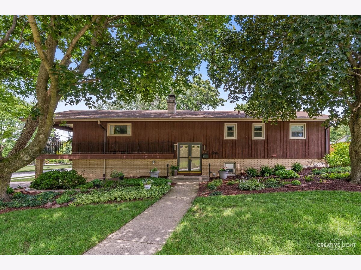  Sold Elgin Illinois, 1672 Kimberly