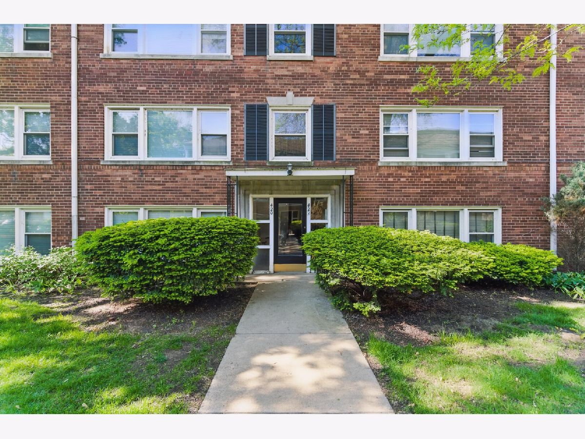 Condominiums Rented Austin Elmwood Courtyard Evanston Illinois, 905 Austin
