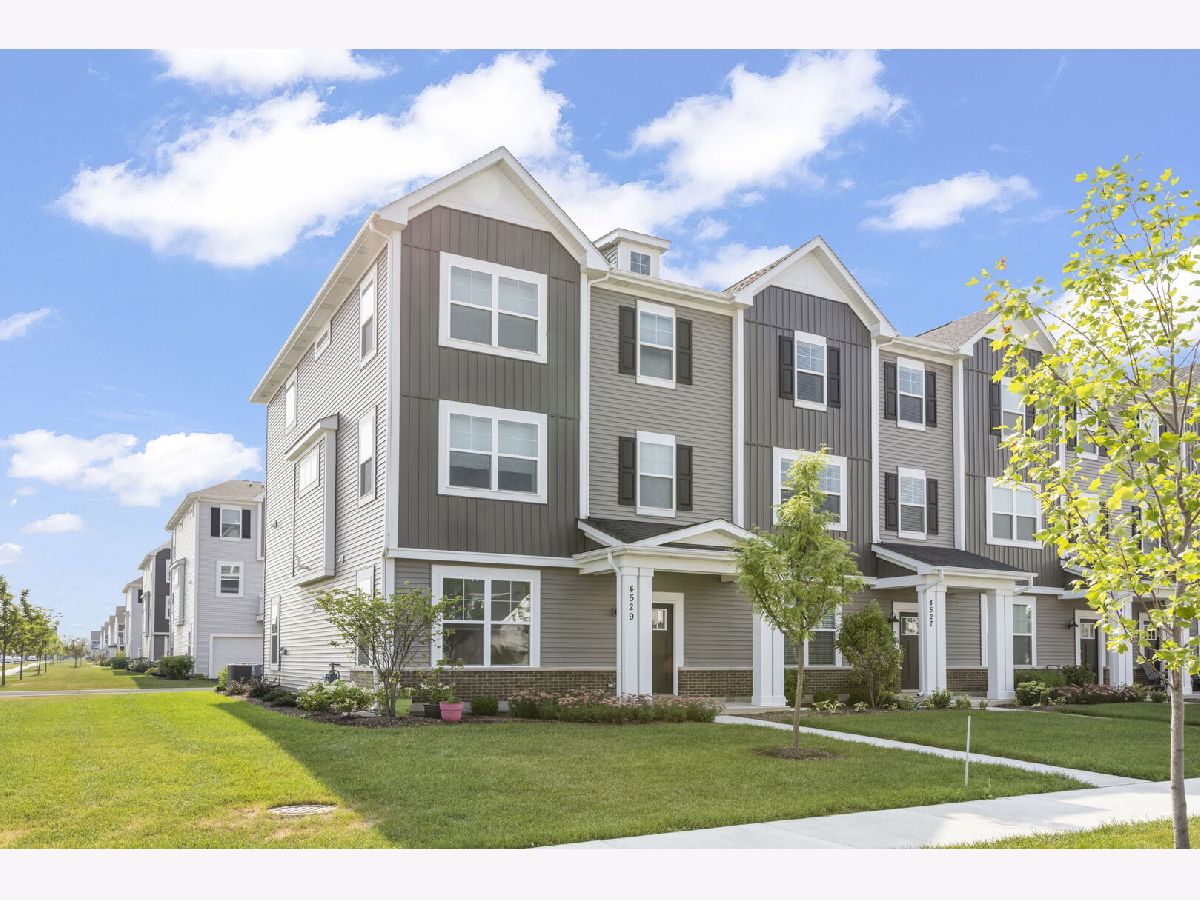 Condos & Townhomes Rented Chelsea Manor Aurora Illinois, 4529 Chelsea Manor
