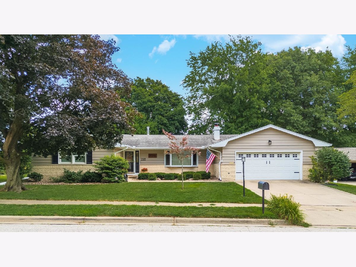  Sold Normal Illinois, 208 Foster